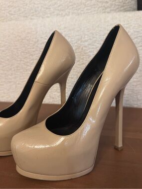 Yves Saint Laurent Beige Patent Leather Platform Pumps